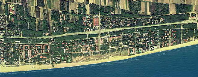 Imatge aèria de Gavà Mar amb la construcció de Central Mar bastant avançada (2001)